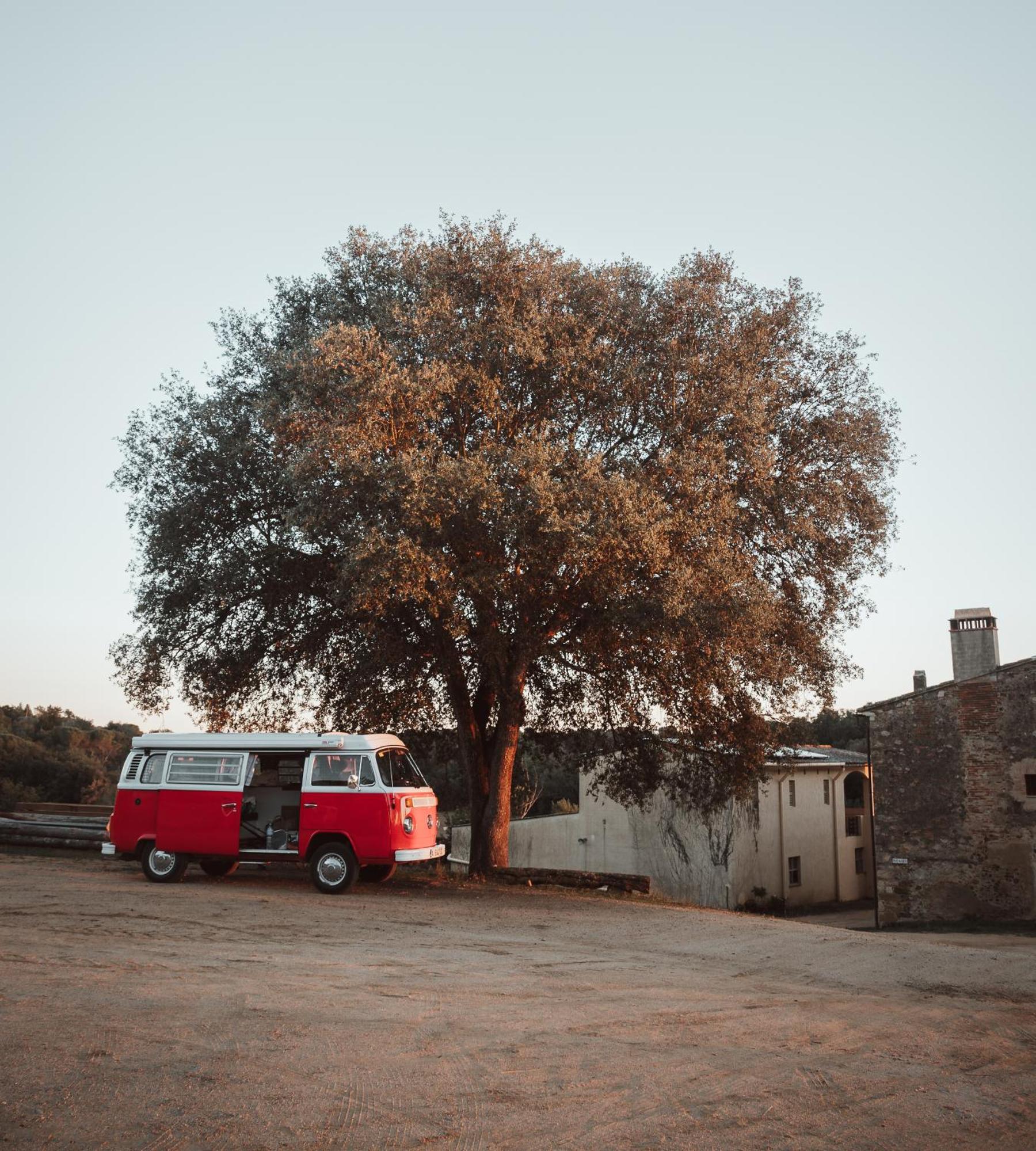 Retro Vw Kombi T2 Campervan โอสปิตาเล็ต เดอ โยเบรกัต ภายนอก รูปภาพ