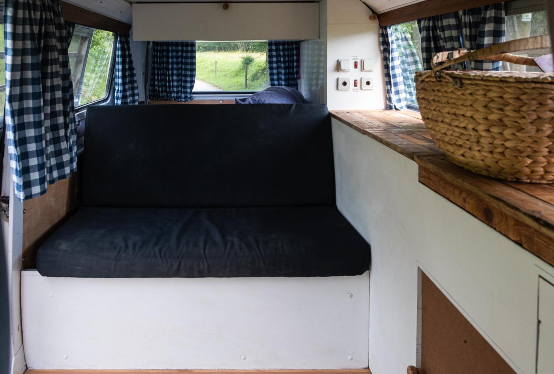 Retro Vw Kombi T2 Campervan โอสปิตาเล็ต เดอ โยเบรกัต ภายนอก รูปภาพ