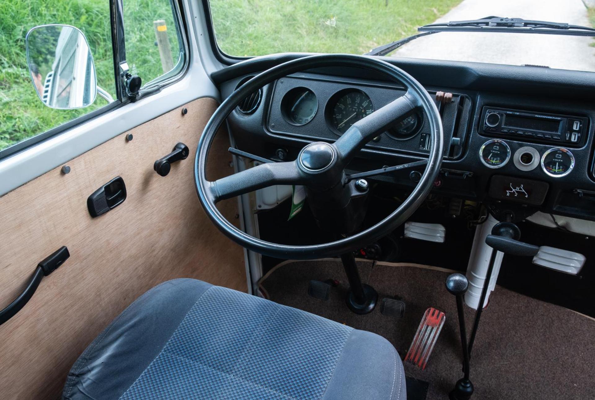 Retro Vw Kombi T2 Campervan โอสปิตาเล็ต เดอ โยเบรกัต ภายนอก รูปภาพ