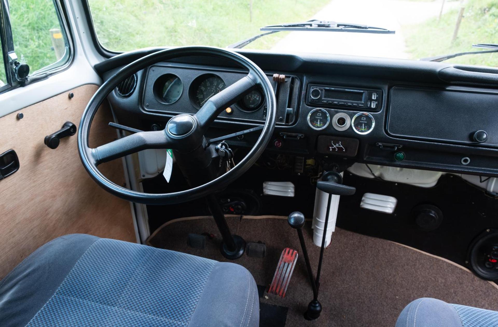 Retro Vw Kombi T2 Campervan โอสปิตาเล็ต เดอ โยเบรกัต ภายนอก รูปภาพ